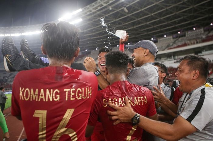 Fakhri Husaini berhasil membawa Timnas Indonesia lolos ke putaran final Piala Asia U-19 2020.