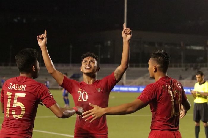 Pemain timnas u-22 Indonesia, Osvaldo Haay, merayakan gol yang dicetaknya ke gawang Singapura