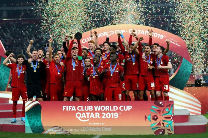 Para pemain Liverpool melakukan selebrasi setelah berhasil menjuarai Piala Dunia Antarklub 2019.
