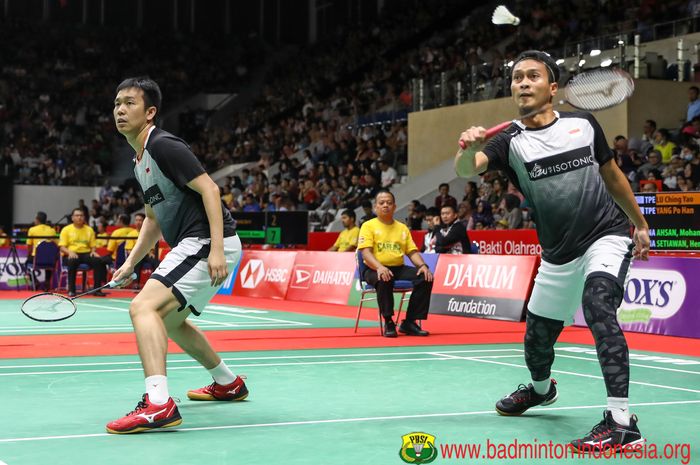 Mohammad Ahsan/Hendra Setiawan beraksi melawan Lu Ching Yao/Yang Po Han (Taiwan) pada babak kedua Indonesia Masters 2020, di Istora Senayan Jakarta, Kamis (16/1/2020).