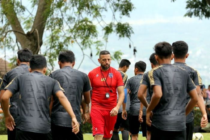 Arema FC menggelar pemusatan latihan di Lapangan Agrokusuma, Kota Batu, Malang.