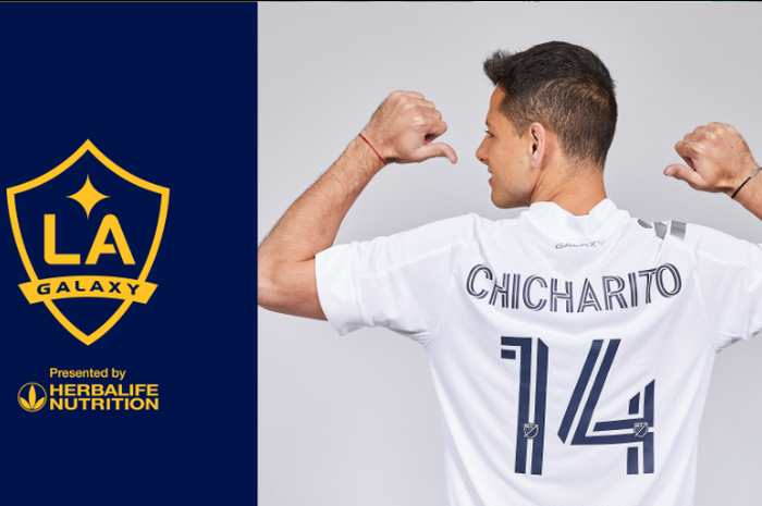 Javier 'Chicharito' Hernandez resmi bergabung dengan klub MLS, La Galaxy.