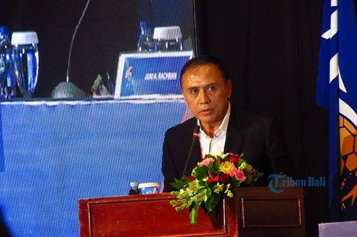 Ketua Umum PSSI Mochammad Iriawan mengisi sambutan dalam kongres PSSI di Hotel Discovery Kartika Plaza, Kuta, Bali, Sabtu (25/1/2020).