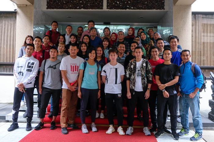 Tim bulu tangkis Indonesia pada Kejuaraan Beregu Asia 2020 berkunjung ke Kedutaan Besar Indonesia di Manila, Filipina, Senin (17/2/2020)