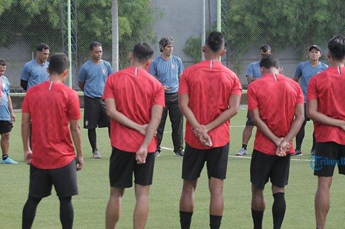 Bali United dalam sebuah sesi latihan, Sabtu (22/2/2020).