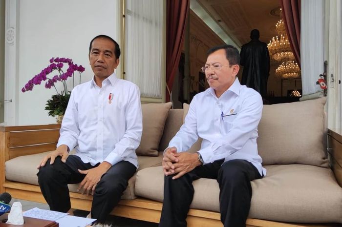 Presiden Jokowi dan Menkes Terawan nyatakan 2 WNI positif virus corona