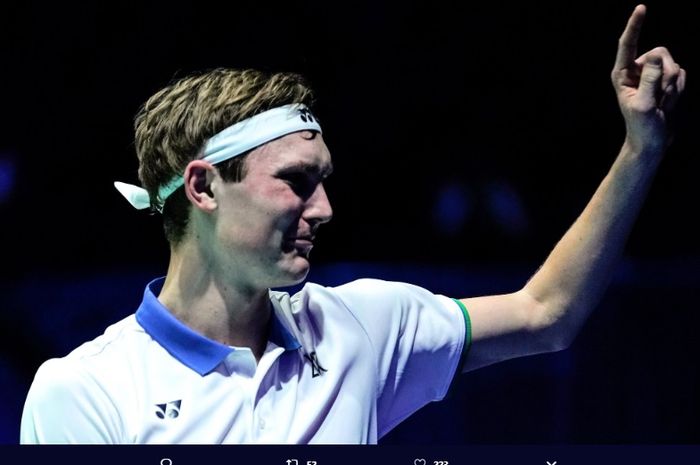 Viktor Axelsen pada final All England Open 2020.