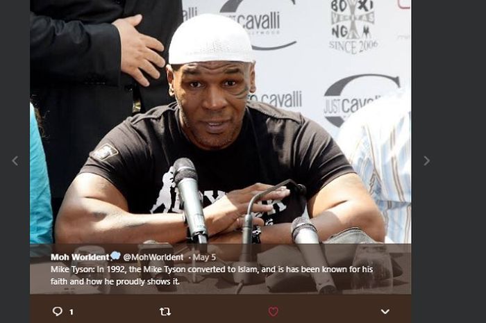 Mike Tyson menangis saat ingat momen salat di Masjid Nabawi.