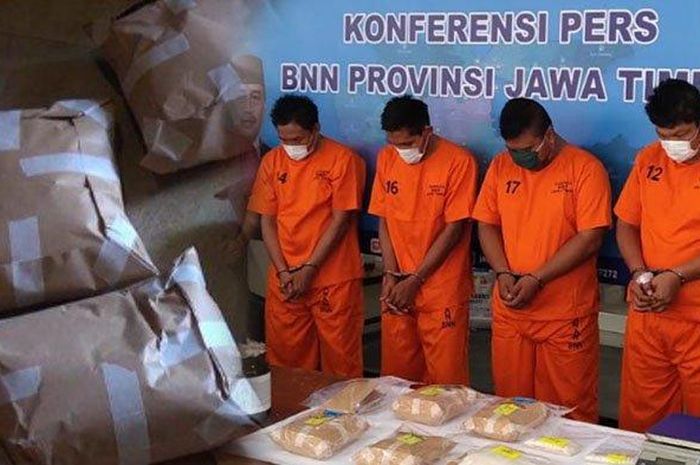mantan pesepak bola yang tertangkap saat transaksi narkoba di daerah Jawa Timur