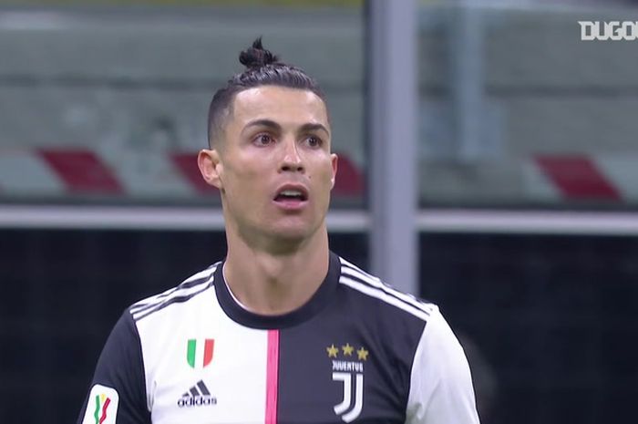Cristiano Ronaldo dalam pertandingan Coppa Italia semifinal pertama antara AC Milan vs Juventus.