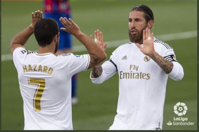 Sergio Ramos dan Eden Hazard merayakan gol Real Madrid.