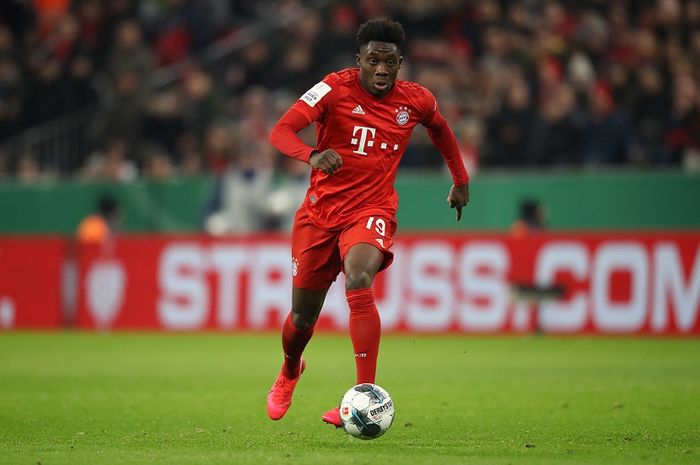 Bek kiri Bayern Muenchen, Alphonso Davies.