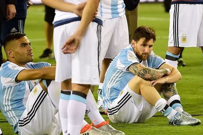 Ekspresi megabintang timnas Argentina, Lionel Messi, seusai kalah dari Cile pada final Copa America 2016.