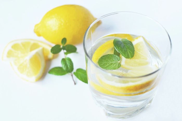 Air lemon hangat