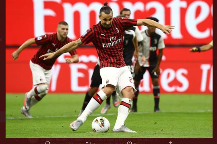 Zlatan Ibrahimovic cetak gol penalti untuk AC Milan ke gawang Juventus dalam laga Liga Italia di San Siro, 7 Juli 2020.