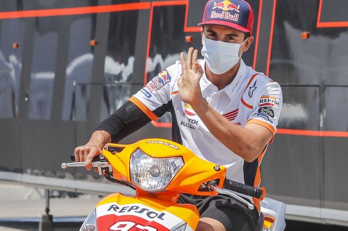 Pembalap Repsol Honda, Marc Marquez saat tiba di Sirkuit Jerez untuk seri MotoGP Andalusia 2020