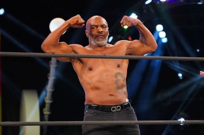 Mike Tyson diklaim masih bisa mematikan lawan meski fisiknya sudah dimakan usia.