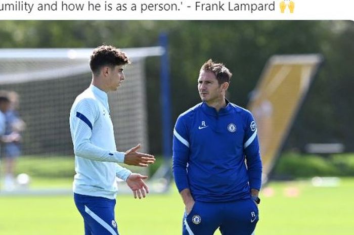 Pelatih Chelsea, Frank Lampard, berbicara dengan Kai Havertz.