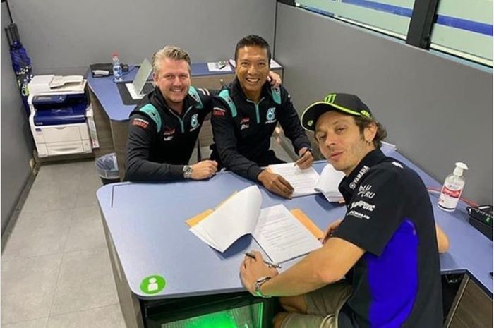 Terungkap, ini durasi kontrak antara Valentino Rossi dengan tim satelit Petronas Yamaha SRT yang akan berjalan bersama di MotoGP 2021.