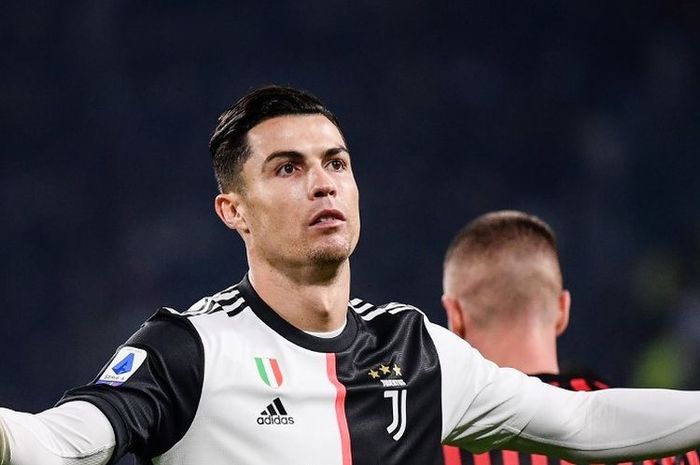 Megabintang Juventus, Cristiano Ronaldo, saat tampil pada laga Juventus vs AC Milan, di Allianz Stadium, Minggu (10/11/2019 