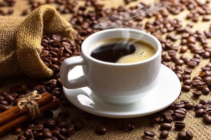 Meskipun rasanya sedikit pahit, banyak orang menyukai kopi hitam dan dijadikan sebagai bagian dari sarapan.