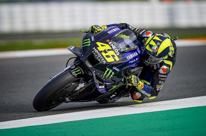 Pembalap Monster Energy Yamaha, Valentino Rossi, saat tampil pada balapan MotoGP Eropa di Sirkuit Ricardo Tormo, Spanyol, 8 November 2020.