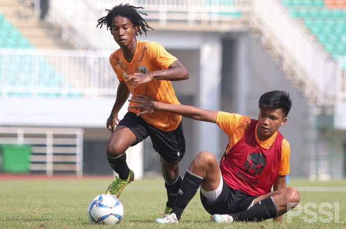 Pemain Persib U-16, Ronaldo Kwateh, saat menjalani pemusatan latihan (TC) timnas U-16 Indonesia, Rabu (18/11/2020).