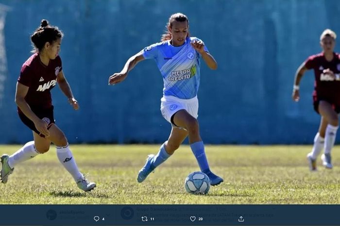 Mara Gomez, pesepak bola transgender pertama yang bermain di Liga Wanita profesional Agentina.