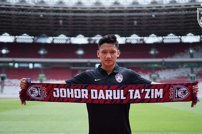 Eks gelandang timnas U-19 Indonesia, Syahrian Abimanyu, resmi diperkenalkan sebagai pemain baru Johor Darul Takzim pada 23 Desember 2020.