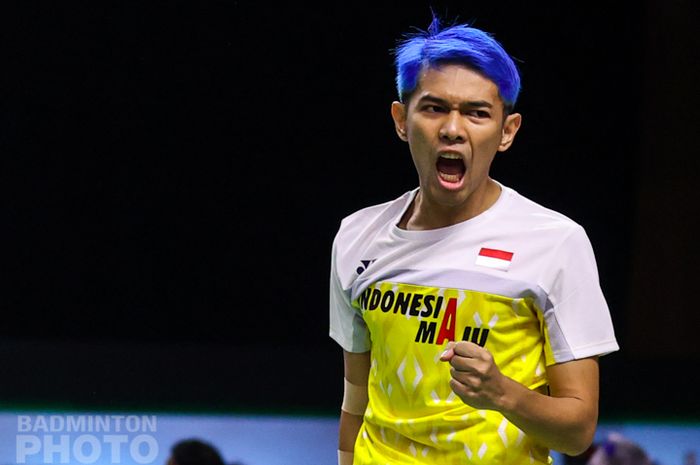 Pebulu tangkis ganda putra, Fajar Alfian, ketika melakoni pertandingan babak pertama Thailand Open I 2021 di Impact Arena, Bangkok, Thailand, 12 Januari 2021.