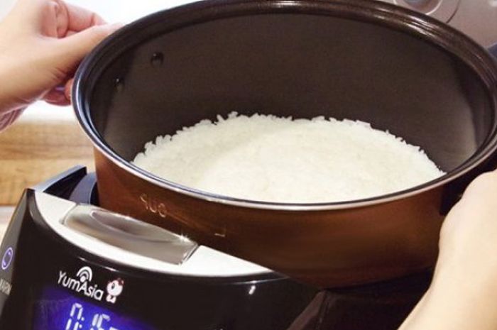 Selama ini keliru ternyata bukan direndam cara bersihkan sisa nasi di panci rice cooker