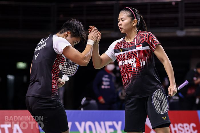 Pasangan ganda putri Indonesia, Greysia Polii/Apriyani Rahayu, memenangi pertandingan perempat final Thailand Open II 2021 di Impact Arena, Bangkok, Thailand, 22 Januari 2021.