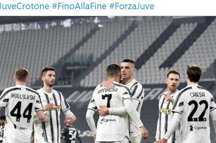 Para pemain Juventus merayakan gol yang dicetak oleh Cristiano Ronaldo dalam laga Liga Italia kontra Crotone di Stadion Allianz, Senin (22/2/2021).