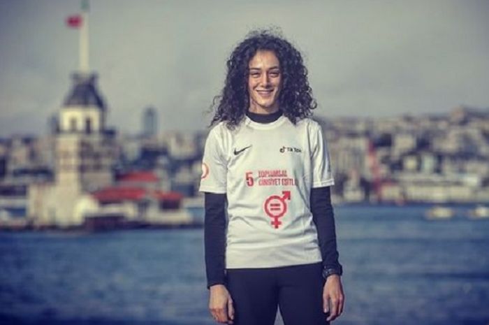 Neslihan Yigit, tunggal putri Turki yang diduga berada dalam satu pesawat dengan tim Indonesia.