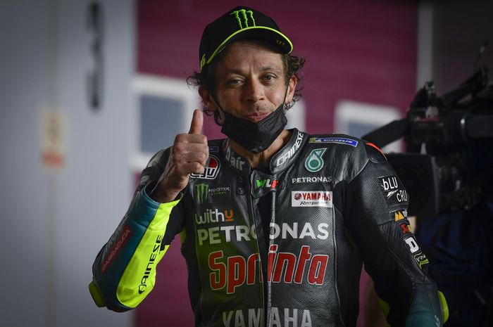 Pembalap Petronas Yamaha SRT, Valentino Rossi, seusai menjalani sesi kualifikasi GP Qatar di Sirkuit Losail, Qatar, Sabtu (27/3/2021) waktu setempat.