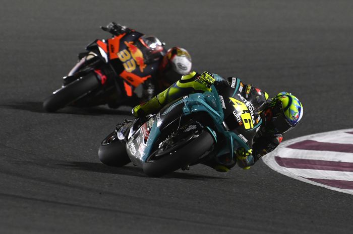 Jelang MotoGP Doha 2021, Penyakit Ktornis Valentino Rossi Akhirnya Direspons Yamaha.