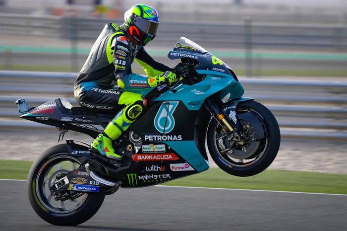 Pembalap Petronas Yamaha SRT, Valentino Rossi, pada hari pertama GP Doha di Sirkuit Losail, Jumat (2/4/2021).