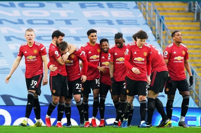 Para pemain Manchester United saat merayakan gol.