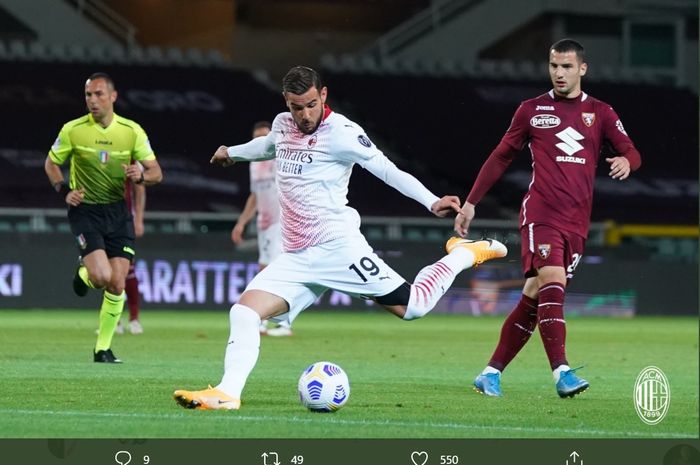 Aksi Theo Hernandez dalam laga Torino vs AC Milan dalam laga pekan ke-36 Liga Italia, Rabu (12/5/2021) di Stadion Olimpiade Turin.