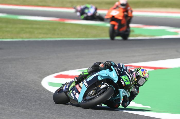 Aksi pembalap Petronas Yamaha SRT, Franco Morbidelli, pada sesi latihan bebas MotoGP Italia di Sirkuit Mugello, Italia, 28 Mei 2021.