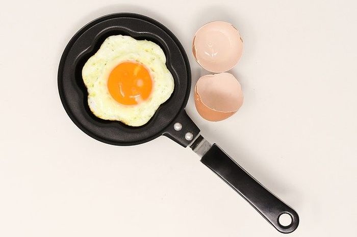 Memasak telur di rumah sebaiknya hindari cara memasak yang kurang tepat karema berbahaya. 