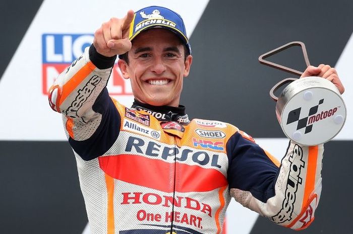 Marc Marquez menjadi pemenang MotoGP Jerman 2021 yang digelar di Sachsenring, Minggu (20/6/2021) malam WIB. (AFP/RONNY HARTMANN)  