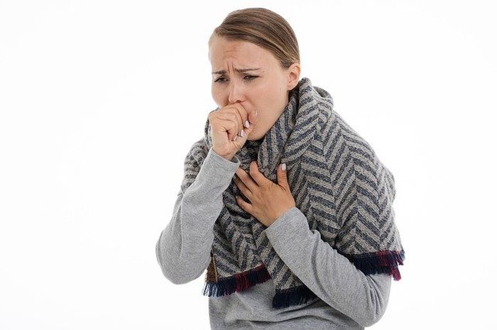 Batuk kering menjadi penyebab gejala umum COVID-19, perlu diketahui perbedaan antara batuk kering biasa dan batuk kering gejala COVID-19.