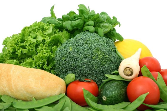 Mengonsumsi sayuran secara rutin dapat membuat tubuh menjadi sehat.