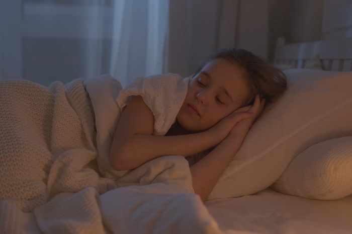 Tidur miring ke kiri dianggapkan sebagai posisi tidur yang menguntungkan bagi penderita maag.