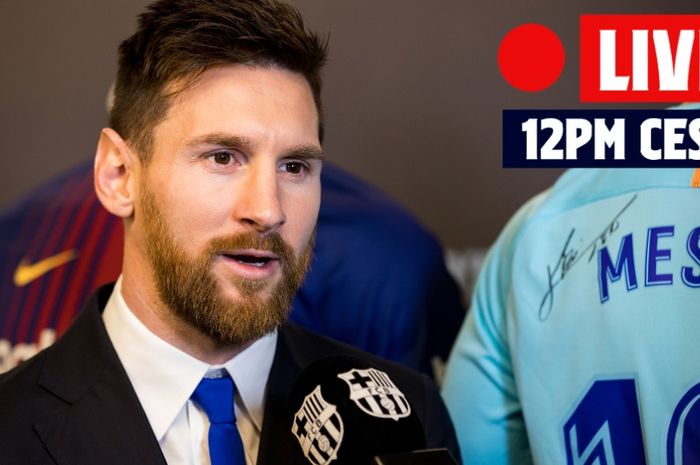 Lionel Messi saat mengumumkan perpanjangan kontraknya hingga 2021 pada 25 November 2017 di Stadion Camp Nou, Barcelona.