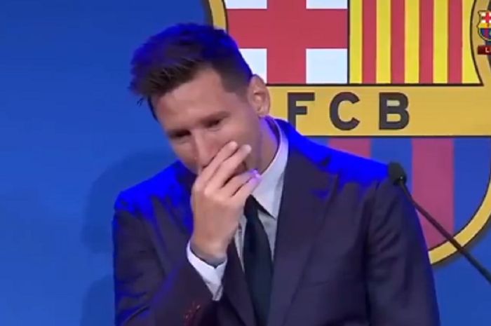 Lionel Messi dalam konferensi pers terakhir di Barcelona, Minggu (8/8/2021) 