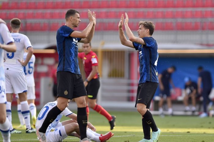 Edin Dzeko turut mencetak satu gol dalam kemenangan 3-0 Inter Milan atas Dynamo Kiev pada laga ujicoba terakhir pramusim.