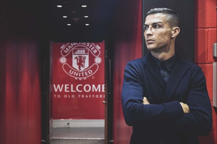 Cristiano Ronaldo resmi kembali memperkuat klub lamanya, Manchester United.