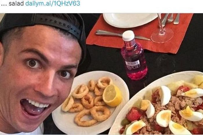Megabintang Manchester United, Cristiano Ronaldo, dikabarkan telah meyakinkan para koki klub untuk menambahkan makanan favoritnya ke daftar menu.